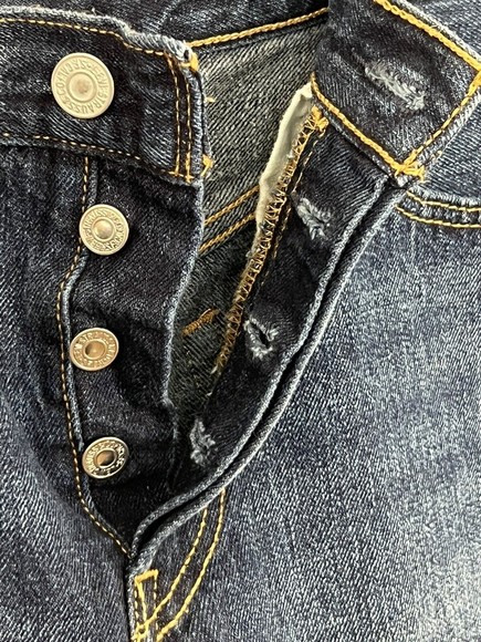 Levis 501 Womens Button-Fly Cut-Off Dark Denim Jean Shorts Size 28 Measured 30 - Picture 6 of 8